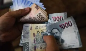 'Cualquier persona' puede sufrir bloqueo de cuentas por la UIF sin orden judicial, advierte De la Garza