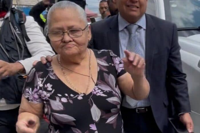 Doña Carlota deja penal de Chalco y obtiene prisión domiciliaria