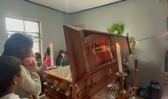 EE. UU. entrega cuerpo de Royer, migrante muerto bajo custodia de ICE y sin documentos que comprueben suicidio