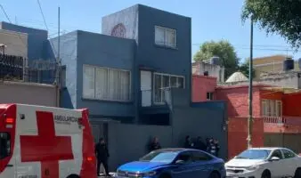 Hallan a familia apuñalada dentro de su casa en Nueva Santa María
