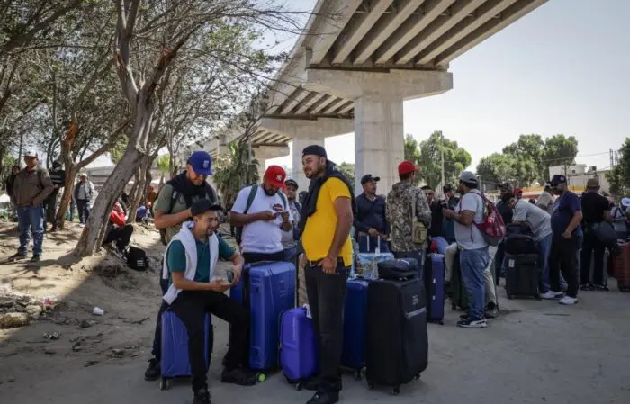 Jornaleros mexicanos cruzan a EE.UU. para la cosecha agrícola entre temor y necesidad
