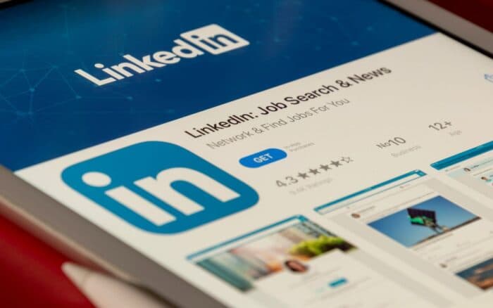 LinkedIn lleva años espiando e inyectando malware en el navegador de sus usuarios, según informe