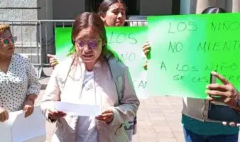 Madres acusan a profesor de abuso sexual de tres niñas en primaria de Oaxaca