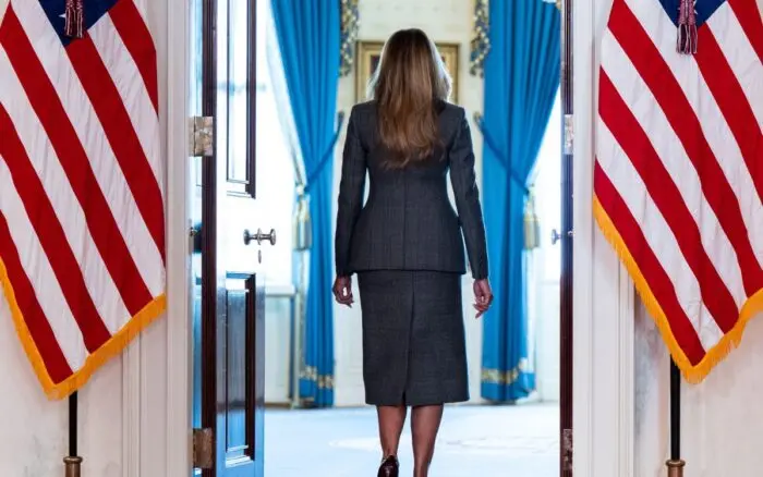 Aristegui en Vivo: Incendio en Dos Bocas; 'devastación masiva' en Líbano; Melania Trump se deslinda de Epstein (10/04/2026)