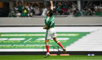 Leyendas de México vence a Leyendas de Brasil en el Estadio Azteca-Banorte | Video