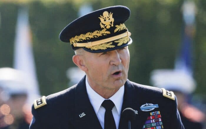 Pete Hegseth destituye al jefe del Estado Mayor de EE. UU.