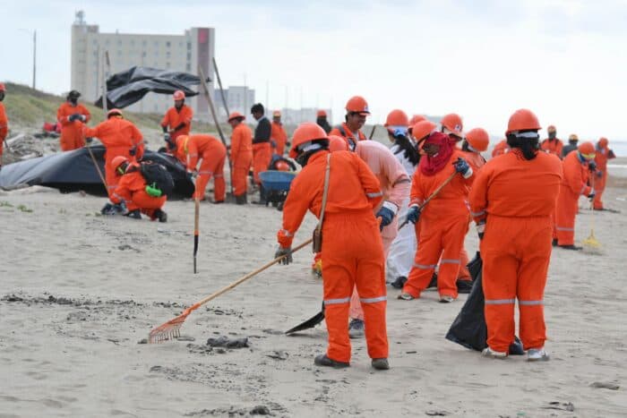Derrame petrolero en el Golfo de México alcanza 81 playas
