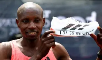 Atletismo | ¿Cómo son los tenis con los que Sawe rompió la barrera de las 2 horas en maratón? | Video