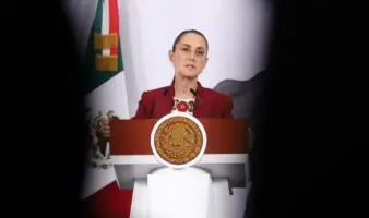 La mañanera | Sheinbaum llega a Barcelona para poner fin a la crisis diplomática con España; Rosa Icela encabeza la conferencia