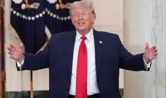 Trump impone aranceles del 100% a medicamentos