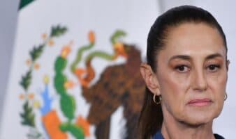 'Un presidente solo puede tener una bandera': Sheinbaum