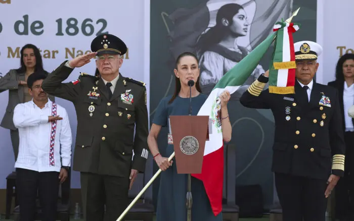 Aristegui en Vivo: 'Ninguna potencia extranjera nos va decir cómo gobernarnos': Sheinbaum; vicefiscal de Sinaloa deja el cargo (06/05/2026)