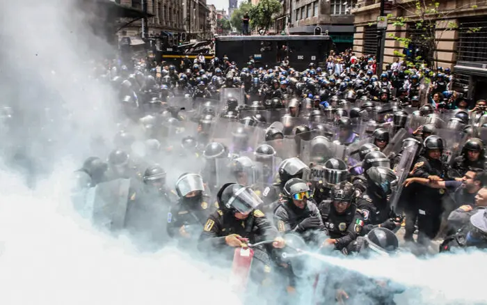 Aristegui en Vivo: Impiden a CNTE instalarse en el Zócalo; Taddei alerta sobre reforma de Sheinbaum; 'Andy' buscará diputación (26/05/2026)