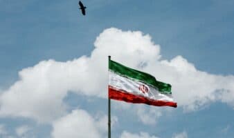 Irán: 'Interferencia' de EE. UU. en estrecho de Ormuz será una 'violación del alto al fuego'