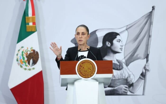 La mañanera de Sheinbaum | Vacaciones ampliadas, 'una propuesta'; niega que se haga política en consulados