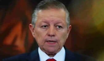 ¿Rubén Rocha Moya aún tiene fuero tras pedir licencia?