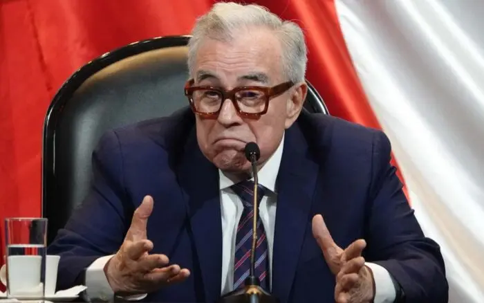 Rocha Moya dejó iniciativa para 'blindar' la información pública en Sinaloa antes de pedir licencia