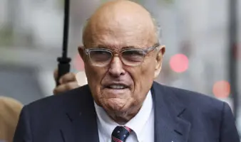 Rudy Giuliani, exalcalde de Nueva York, hospitalizado en estado crítico pero estable