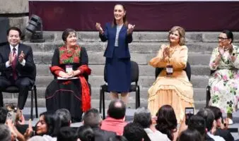 Anuncia Sheinbaum alza salarial del 9% a docentes en medio de protestas por Día del Maestro