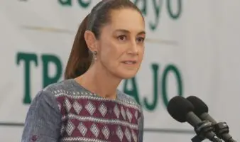 'La presidenta está fuerte y sólida': Sheinbaum; niega estar entre la espada y la pared