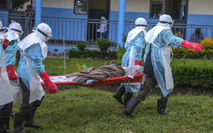 Brote de ébola puede generar 'emergencia humanitaria incontrolable'