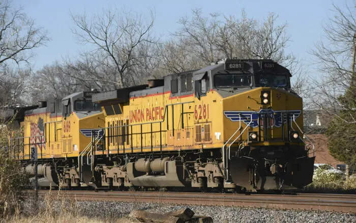 Hallan seis cuerpos dentro de un vagón de tren en Texas, cerca de la frontera con México