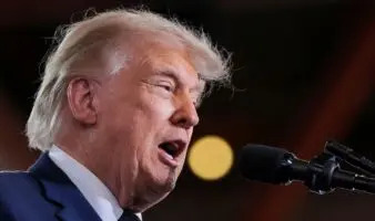 Trump mantiene una reunión con su equipo para tomar una 'decisión final' sobre Irán