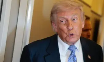 Trump dice que puede 'dar un vuelco' a Cuba; espera que la isla esté de su lado y no de China