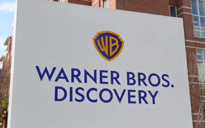 Warner Bros pierde casi 2,500 millones arrastrada por el pago a Netflix