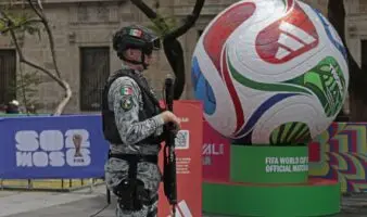 Tras acusaciones de discriminación, gobiernos de Jalisco y Guadalajara habilitaron zonas para personas con discapacidad en fanfest mundialista