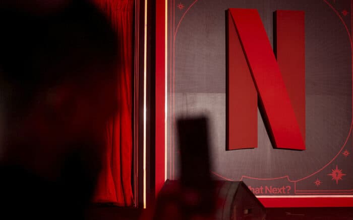 Condenan a 30 meses de prisión al director Carl Erik Rinsch por desviar fondos de una serie para Netflix