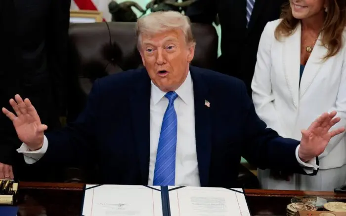 Trump advierte que podría poner fin al T-MEC