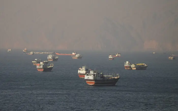 Petroleros iraníes cruzan el estrecho de Ormuz por primera vez desde el bloqueo de EE.UU.