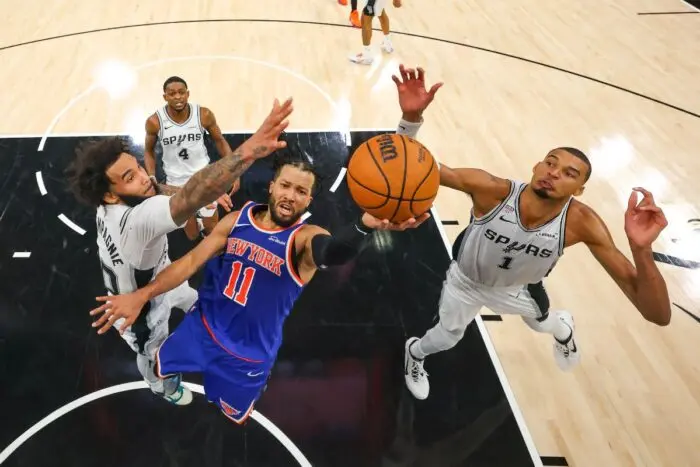 Los Knicks vuelven a ganar en San Antonio y toman ventaja 2-0 en las Finales