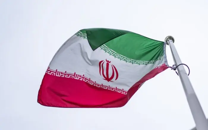 EE.UU. lanza nuevos ataques contra Irán 'en legítima defensa'