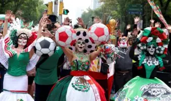 CDMX logra Récord Guinness con la ola más grande del mundo a cinco días del Mundial 2026