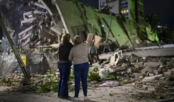 México y EE.UU. ofrecen apoyo a Venezuela tras sismos; Delcy Rodríguez agradece solidaridad internacional