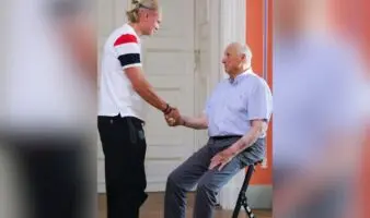 Familia Real de Noruega homenajea a Haaland y su selección