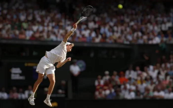 Sinner vence a Djokovic y buscará su segundo título en Wimbledon
