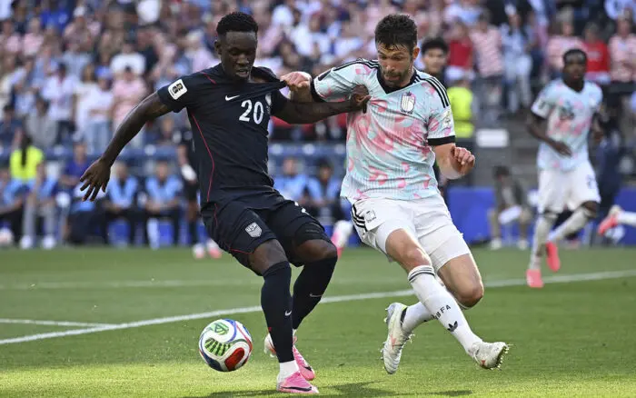 Bélgica elimina a EE.UU. con goleada de 4-1 en un partido marcado por la polémica del caso Balogun