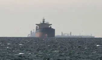 EE.UU. lanza 'potentes' bombardeos contra Irán tras ataques en el estrecho de Ormuz