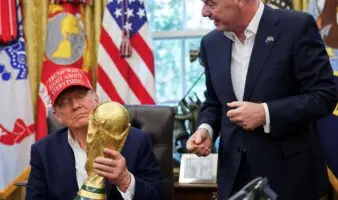 Casa Blanca defiende la llamada de Trump a Infantino sobre Balogun: 'Se logró lo correcto'