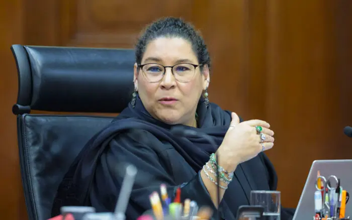 Lenia Batres plantea gravar herencias y legados en México