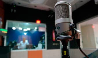 Audiencias | Gobierno define sanciones para medios, se quedan señalamientos para opinión