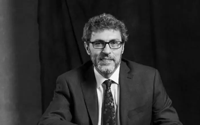 Miguel Alcubierre: Mientras estudio la teoría general de la relatividad trato de tocar las estrellas