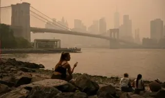 Humo peligroso de incendios en Canadá asfixia a EE. UU.