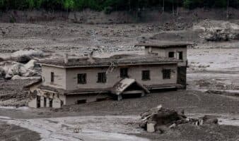 Inundaciones en Nepal suman 359 muertos y cientos desaparecidos