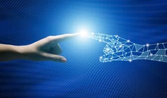 Dimite un ingeniero de Anthropic porque su compañía y OpenAI juegan 'con nuestras vidas'