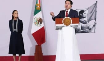 México restringe uso de celulares y pantallas en primaria y secundaria