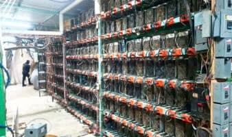 Aseguran en Puebla inmueble con unos 300 equipos para minería de criptomonedas